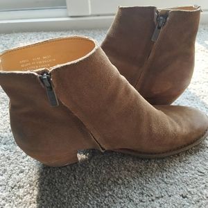 🤍Heeled Chelsea Boot